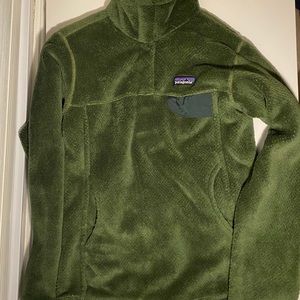Green Patagonia Pullover